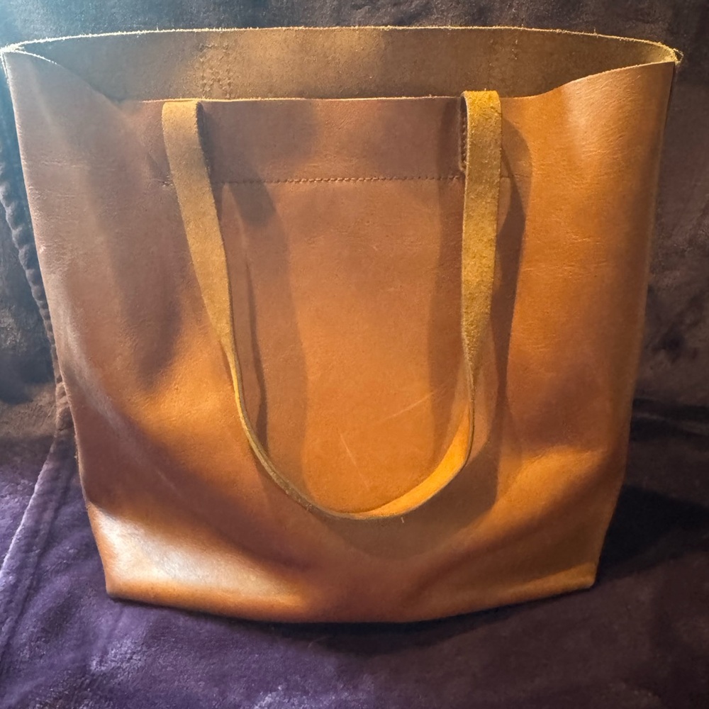 Madewell Brown Leather Tote Bag Spacious and Minimalist